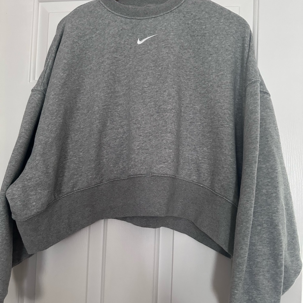 Nike Women's Gray Cropped Sweatshirt